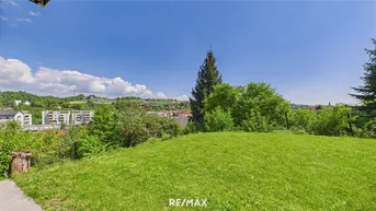 Expose Traumhafte Haushälfte mit Fernblick, großem Garten und exklusiver Ausstattung