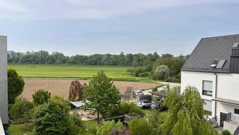 Expose Penthouse in Traumlage mit Klimaanlage und Dachterrasse