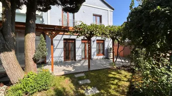 Expose Haus in Ruhelage mit Klimaanlage und PV Anlage