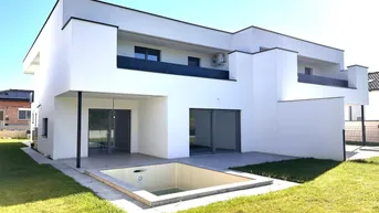 Expose Luxuriöse Doppelhaushälfte mit Pool und Klimaanlage