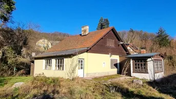 Expose RENOVIERUNGSBEDÜRFTIGES EINFAMILIENHAUS IN SEHR SCHÖNER LAGE