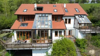 Expose "NEUER PREIS!" AUSSERGEWÖHNLICHES ZWEIFAMILIENHAUS IN HÖHENLAGE
