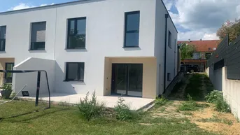 Expose Neuer Preis ! Exquisite Doppelhaushälfte in sehr schöner ruhiger Siedlungslage (Haus links) Beste Baumeisterqualität !