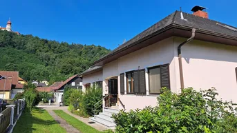 Expose Wunderschönes Landhaus mit tollem Ausblick und Pool