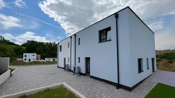 Expose Neubau-Doppelhaus-Hälfte mit 4 Schlafzimmern!