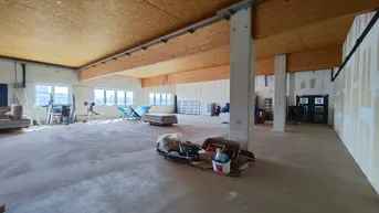 Expose Neues Büro mit 178 m² – attraktive Lage im Shopping Point Neunkirchen zu vermieten!
