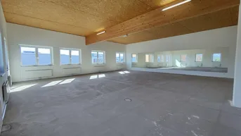 Expose Bezugsfertige Räume 306 m² – vielseitig nutzbar im Shopping Point Neunkirchen zu vermieten!