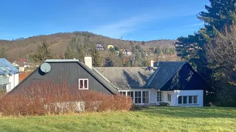 Expose CHARMANTES WOHNEN AUF GROSSEM GRUNDSTÜCK. 170 m² MIETHAUS MIT GROSSZÜGIGEM GRÜNBEREICH.