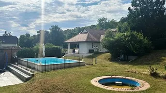 Expose Bad Fischau-Brunn - Interessante Architektur und schöner Fernblick !