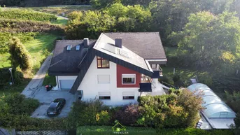 Expose TOP AUSSICHTSLAGE - großzügige Liegenschaft mit großem Garten und Pool