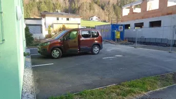 Expose KEIN STANDARD, WIR BIETEN EXTRAS: BREITER AUTOSTELLPLATZ IN MARIASTEIN 