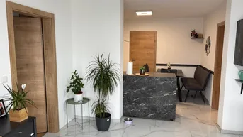 Expose Exklusive lichtdurchflutete 3-Zimmer-Wohnung