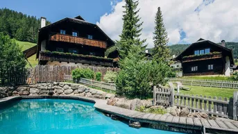 Expose Charmantes Ferienappartement im Bauernhaus-Stil im Slow Travel Resort Kirchleitn mitten im Natur- und Skiparadies Kärntner Nockberge