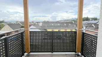 Expose Große und helle 3-Zimmer-Whg mit Balkon