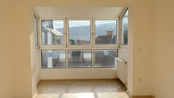 Expose Neu Renoviert: Sonnige und sehr ruhige 2-Zimmer mit Wintergarten