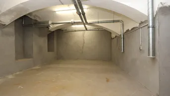 Expose Lager nächst Josefstädter Straße!