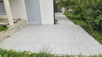 Expose Erdgeschoss 3 Zimmer Wohnung mit 100 m² großem Garten!