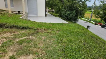 Expose Erdgeschoss 3 Zimmer Wohnung mit 100 m² großem Garten!