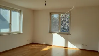 Expose Neuwertige, helle 2- Zimmer Wohnung im 1.OG