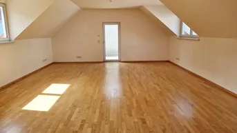 Expose Schöne, kleinere Single-/Pärchenwohnung mit 14 m² Loggia und Garagenabstellplatz (optional)