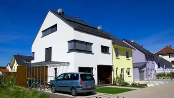 Expose +++ Einfamilienhaus mit Terrasse und Pkw-Stellplatz +++