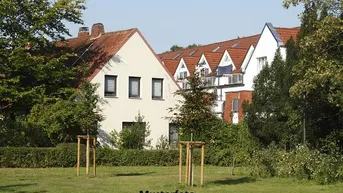 Expose 2-Zimmer-Wohnung mit Wintergarten, Garten und Garage