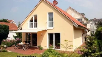 Expose +++ Einfamilienhaus mit Terrasse und Balkon +++