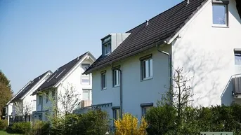 Expose +++ 2-Familienhaus mit Terrasse und Garage +++