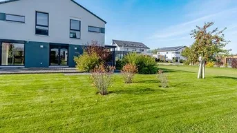 Expose +++ Großes 2-Familienhaus mit Doppelgarage +++