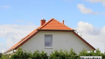 Expose Freistehendes achteckiges Einfamilienhaus mit Carport