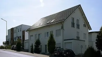 Expose Einfamilien-Doppelhaushälfte mit Stellplatz und Garten