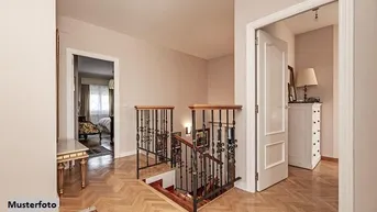 Expose +++ Einfamilien-Doppelhaushälfte mit 2 Pkw-Stellplätzen +++