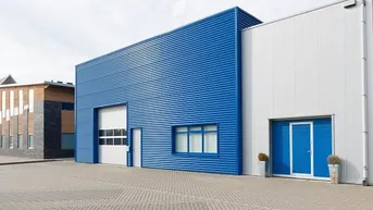Expose Werkshalle mit Verbindungs- und Mittelbau