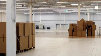 Expose Werkshalle mit Verbindungs- und Mittelbau