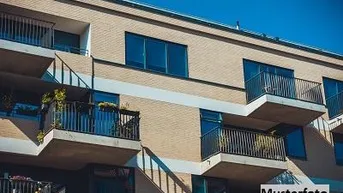 Expose Mehrfamilienhaus mit Terrasse und Garage