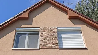 Expose Einfamilienhaus mit Garage und Pool
