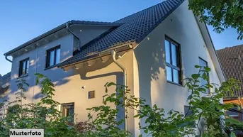 Expose Einfamilienhaus mit Doppelgarage
