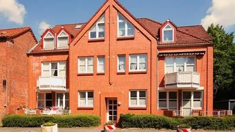Expose Mehrfamilienhaus mit Terrasse und Garage