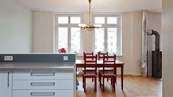 Expose Einfamilienhaus mit Badeteich
