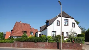 Expose 2-Familienhaus mit Garage