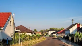 Expose Einfamilienhaus mit Garage und Pool