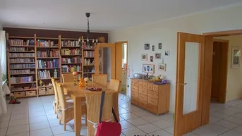 Expose +++ Reihenhausanlage mit Stellplätzen +++
