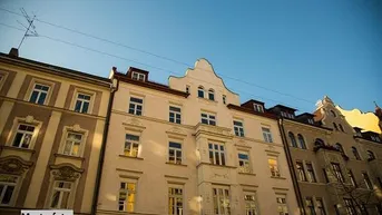 Expose Denkmalgeschütztes Mehrfamilienhaus mit Balkonen
