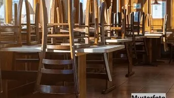 Expose Gaststättengebäude mit Stadel am Ortsrand