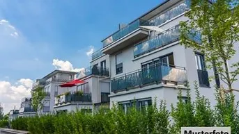 Expose Mehrfamilienhaus mit Terrasse und Garage