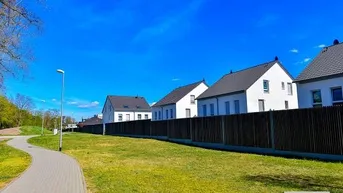 Expose +++ Einfamilien-Doppelhaushälfte mit 2 Pkw-Stellplätzen +++