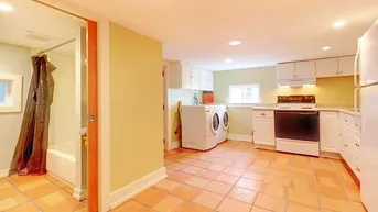 Expose 2-Zimmer-Wohnung mit 2 Stellplätzen und Gartenanteil