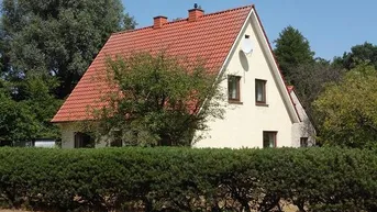 Expose Einfamilienhaus mit Carport