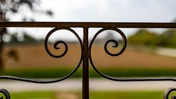 Expose Sanierungsobjekt mit Garage - Verwirklichen Sie Ihre Ideen