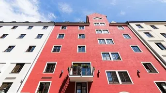 Expose Wohnen &amp; investieren: 8-Familienhaus mit vielseitig nutzbarer Hütte